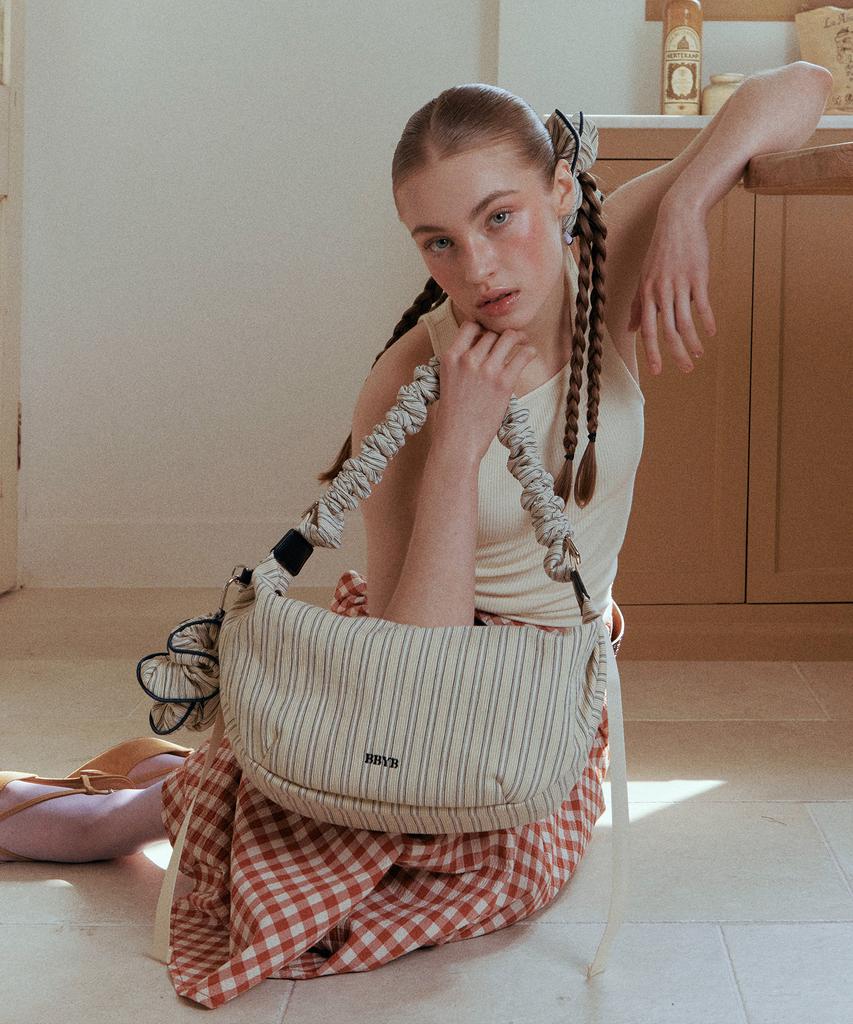 Bbyb Noi Ruffle Large Shoulder Bag (Ivory)