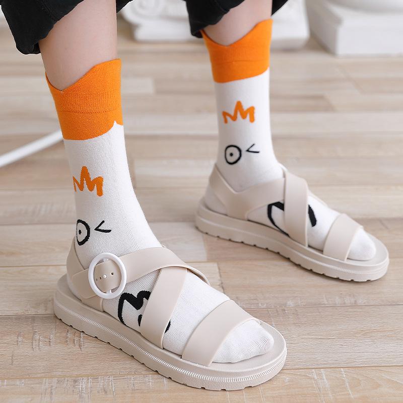 Women's Cartoon Cute Duck Cotton Mid-Calf Sweat-Absorbent Boneless Socks - Fashionable Over-the-Knee Trend.