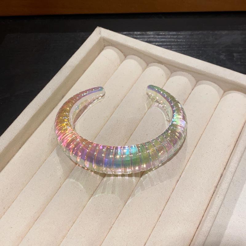 Elegante Bracciale Aperto Geometrico in Acrilico - Braccialetto Versatile di Alta Gamma per Donna