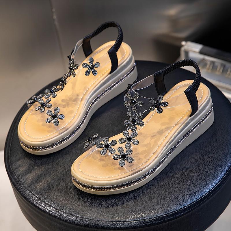 Rhinestone flat-soled sandals for women to wear in the summer of 2025, new women's shoes, versatile, heightening, platform-soled fashion, beach sandal