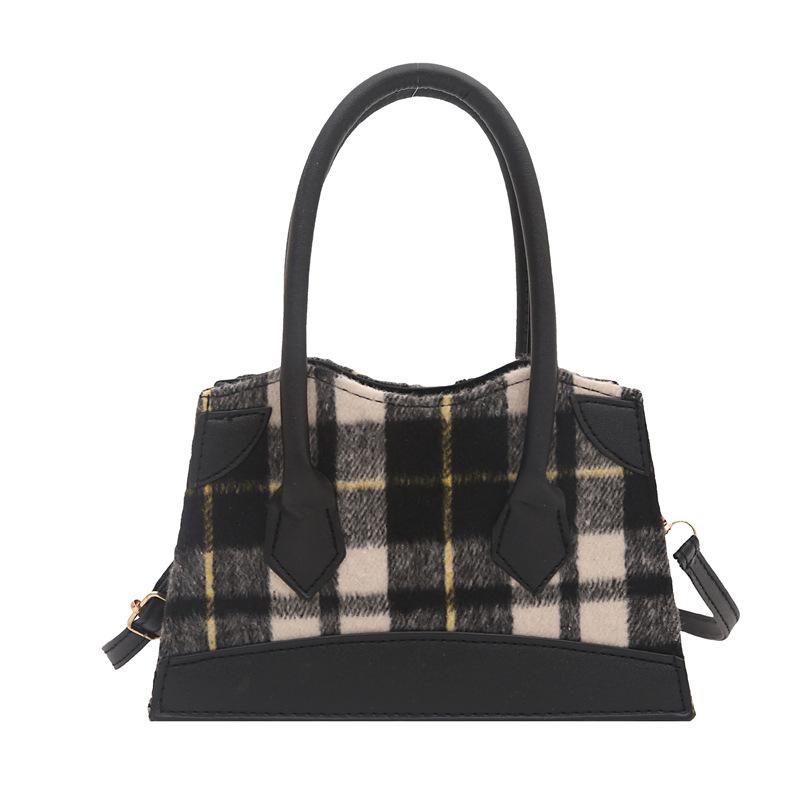 Plaid large-capacity woolen bag, the new casual autumn and winter simple commute fashion, foreign-style portable messenger bag tide