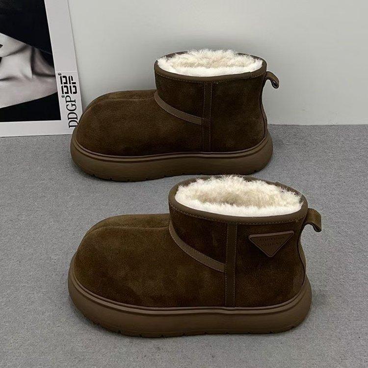 

Теплые зимние ботинки с толстой подошвой из бархата и утолщенной матовой подошвой, женские, зимние новые универсальные короткие ботинки 2024 года, нескользящая хлопковая обувь 40