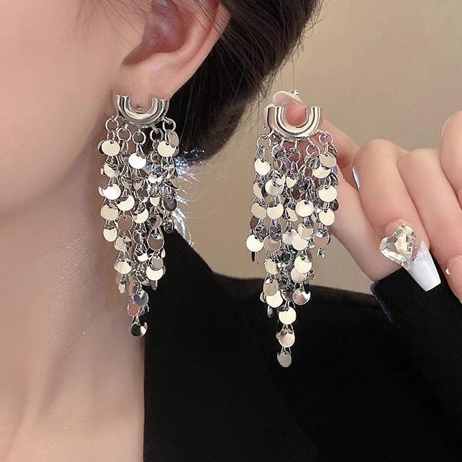 

Шикарные европейские и американские серьги с кисточками - Звездный стиль, Высококлассный и Драматичный дизайн