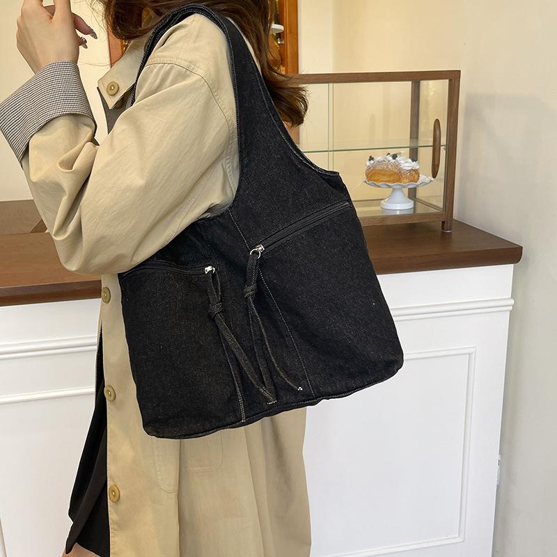 Casual large-capacity denim bag women's 2025 autumn new lightweight shoulder bag commuter tote bag