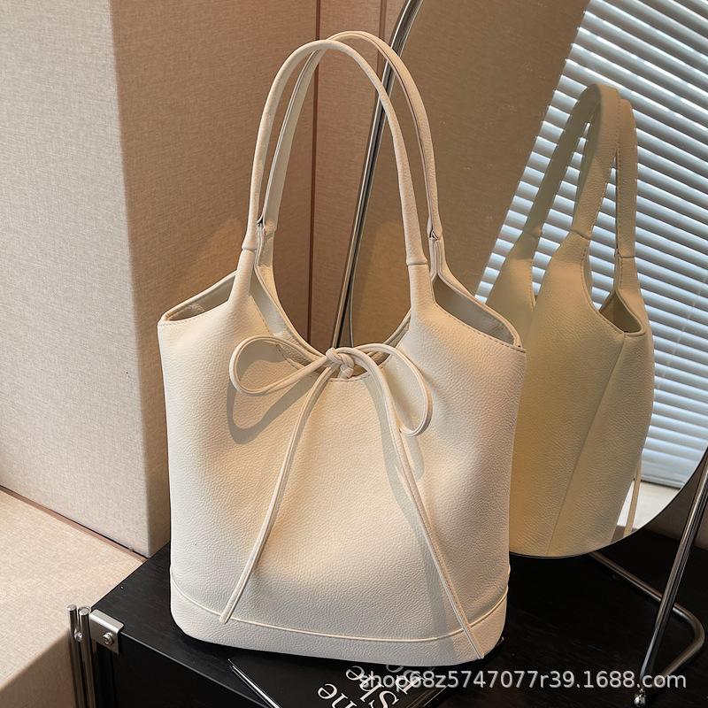 Exquisite large-capacity bag women's 2025 new fashionable retro soft leather shoulder bag casual commuter tote bag