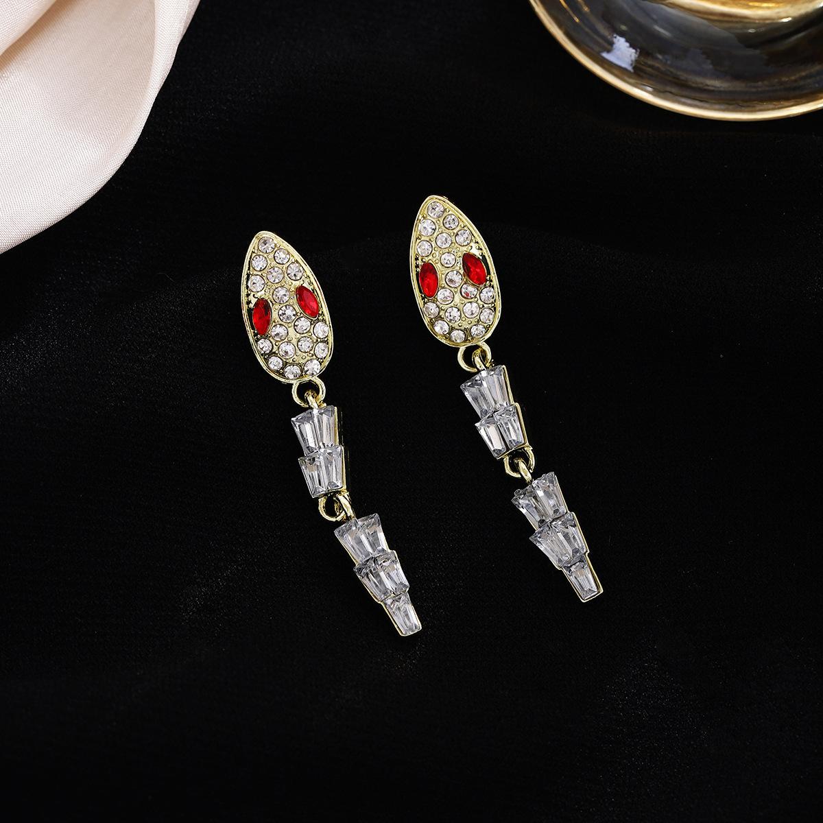 Design Sense Full Of Diamond Snake Exquisite Earrings Women, Light Luxury High Sense Zodiac Fashion Temperament Earrings