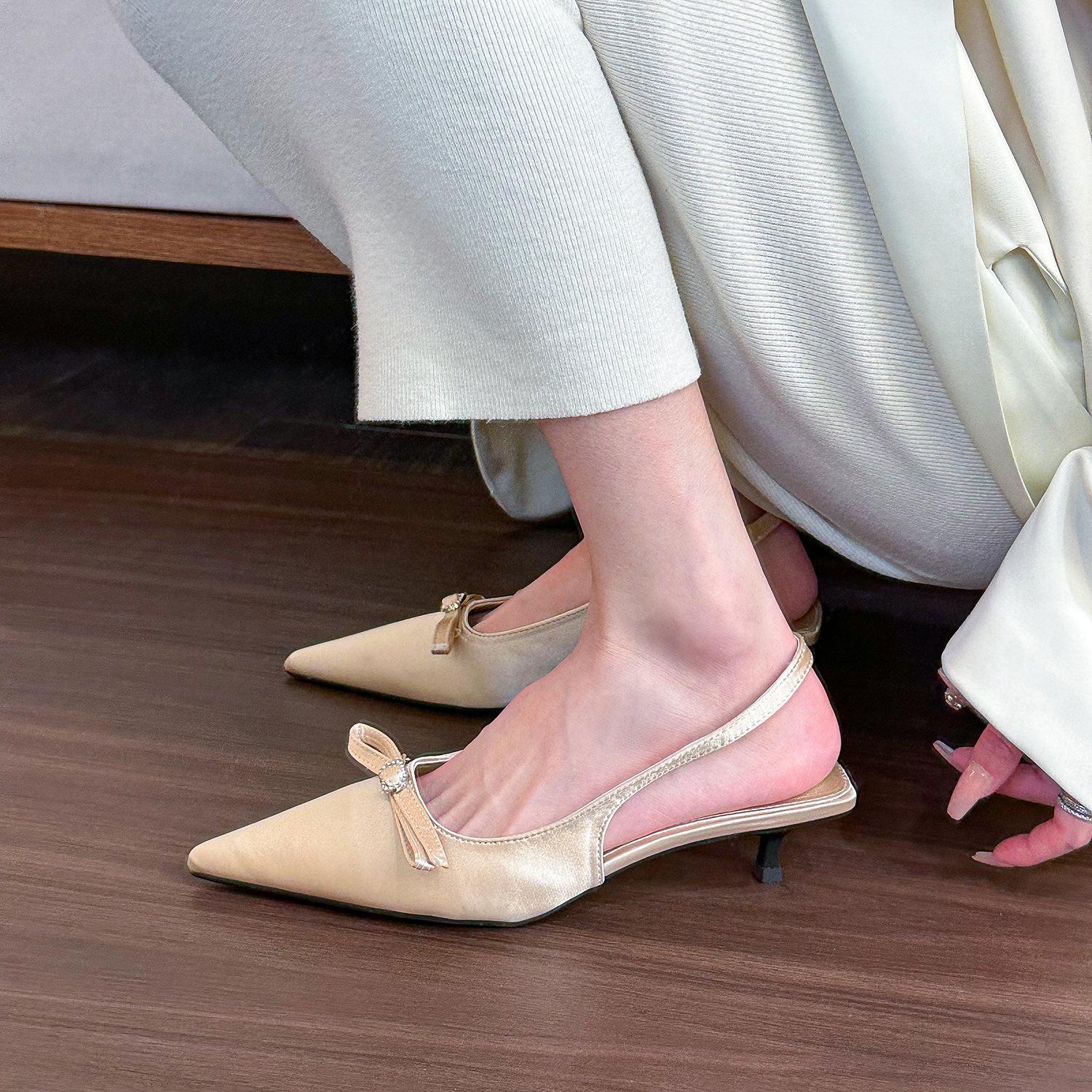 

Французская нежность! Абрикосовый заостренный задник пустой рот тонкий каблук котенок и бант сандалии женские 35 абрикосовый