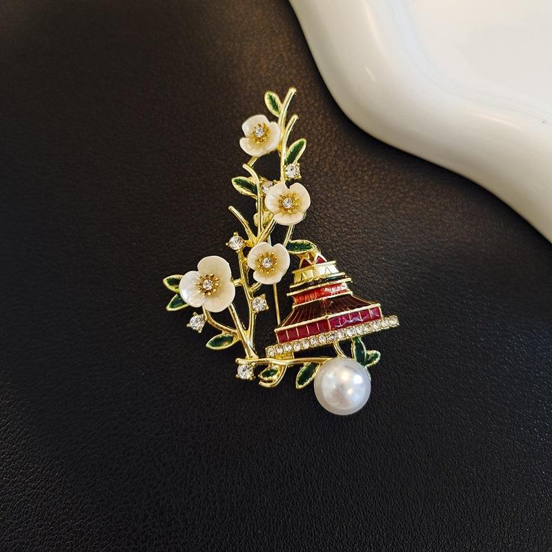 Plum Blossom Loft Forbidden City-style Ancient and Elegant Hanfu Flower Accessories Brooch