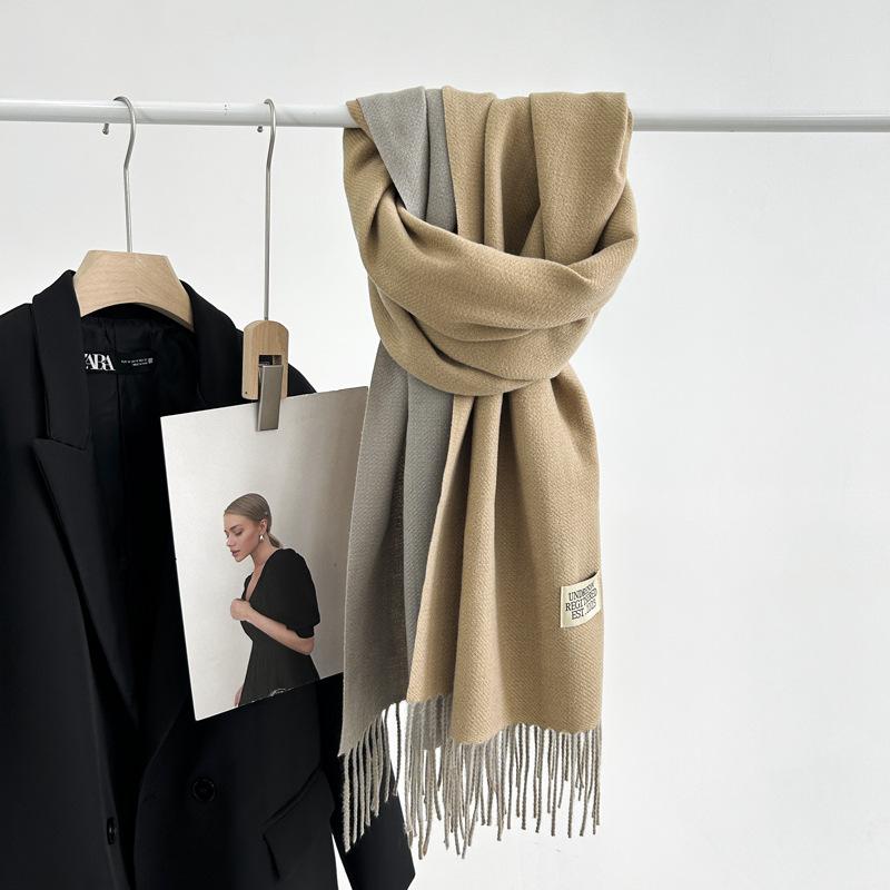 Kaschmir-Handgefühl Herbst und Winter Einfarbiger Schal Damen Dicke Quaste Einfacher und vielseitiger weicher und warmer Kaschmir-Imitat-Schal