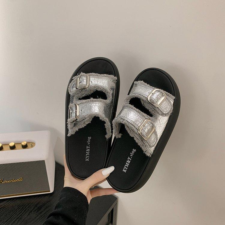 Summer belt buckle fashionable thick-bottomed slippers female 2025 new outer wear fairy wind soft bottom seaside cool slippers