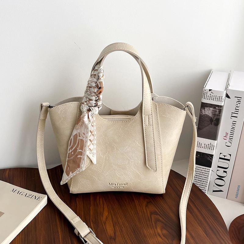Pu Water Bucket Bag With Magnetic Closure For Daily Casual Use