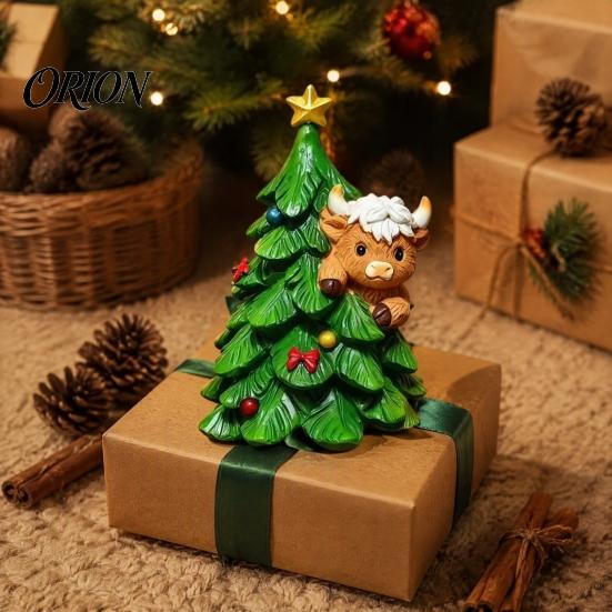 Christmas Party Supplies Highland Cow Stocking Figurine, Xmas Tree Cattle Resin Seasonal Shelf Decorations Statue, Animal Sculpture for Holiday