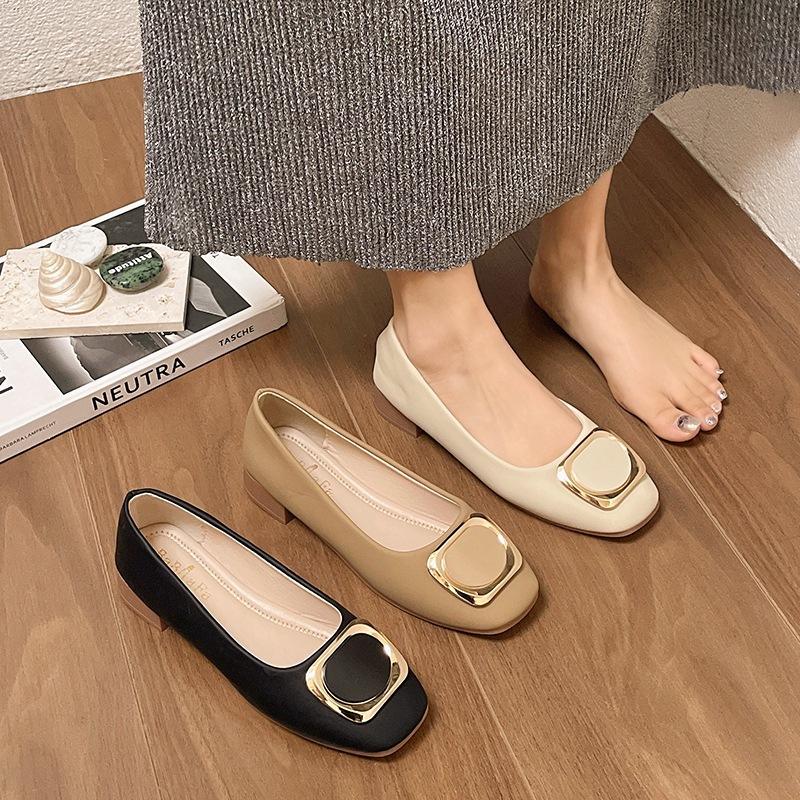 Late Evening Wind Square Head Single Shoes Women's 2025 New Spring and Autumn Models Are Beautiful with Skirts, Low Heels and Soft Soles, and One Ped