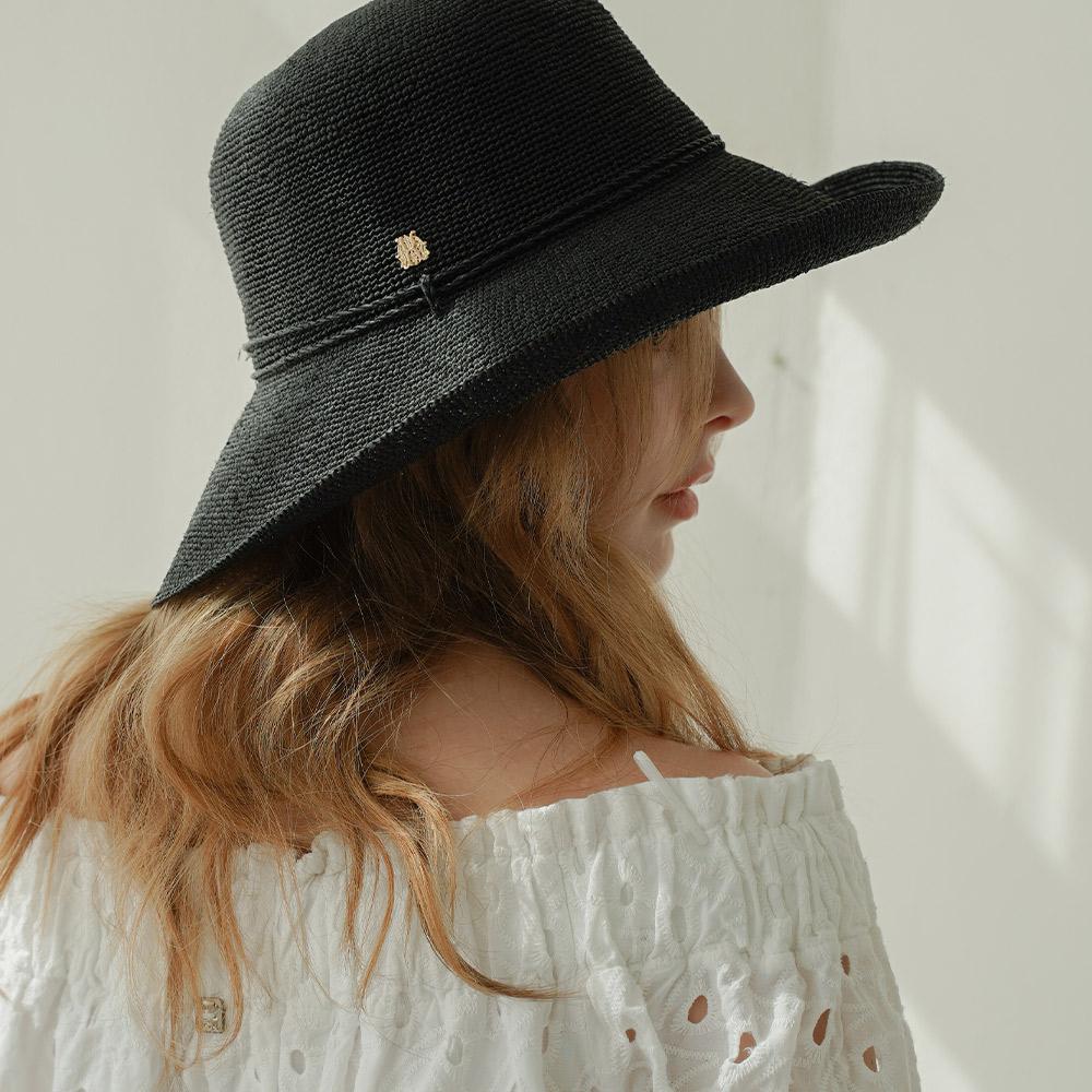 Kaliseumontapone Talli Raffia Cloche Straw Hat