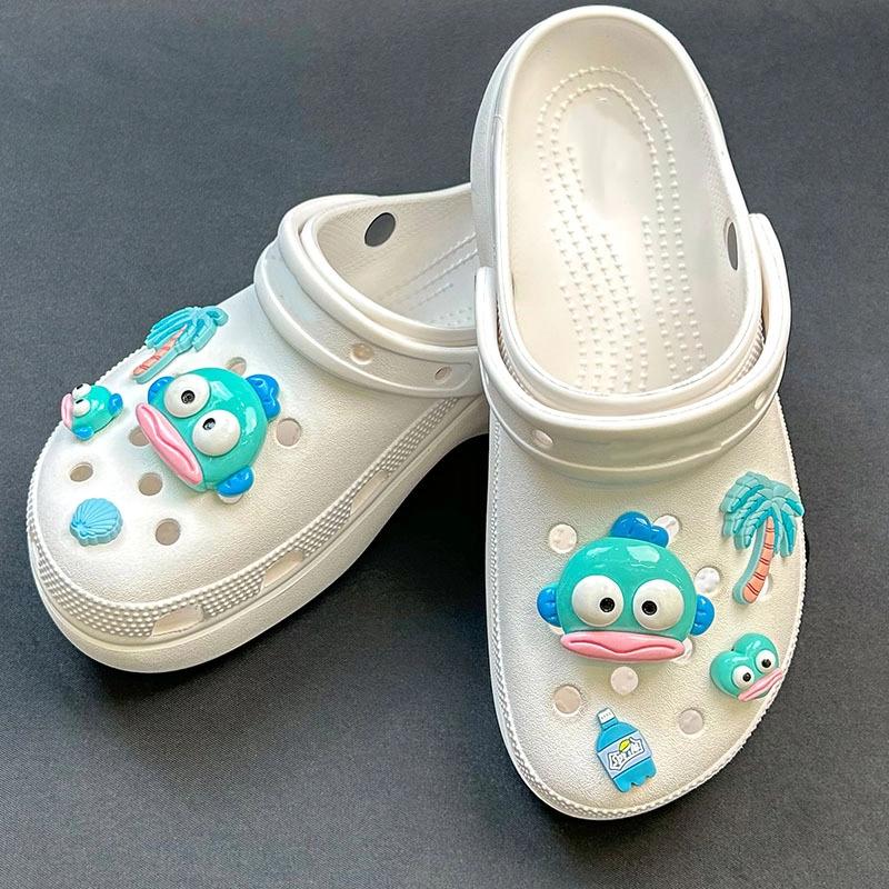 8Pcs/Set Fun Cartoon Monster Fish Hole Shoe Charms Decor Cute Beach Shoes Buckle Diy 3D Hole Shoe Accessories