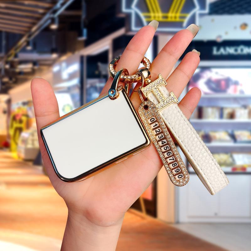 Lynk & Co 06 Key Case 2023: Limited Edition, New Model, Unisex Car Bag with Cute Buckle Shell.