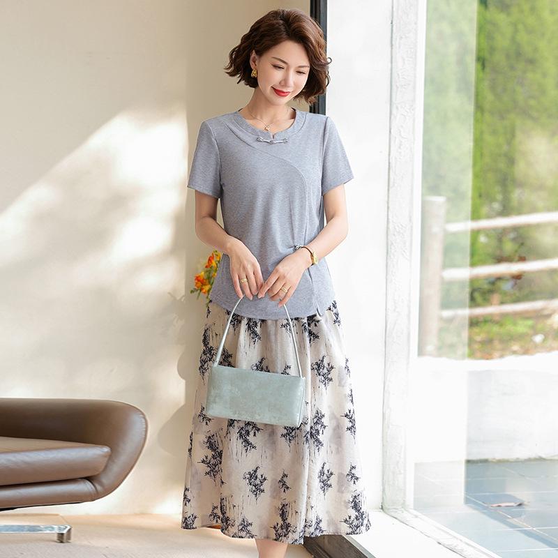 Elegant Summer 2026 Midi Skirt and Short-Sleeved T-Shirt Set for Middle-Aged and Elderly Women