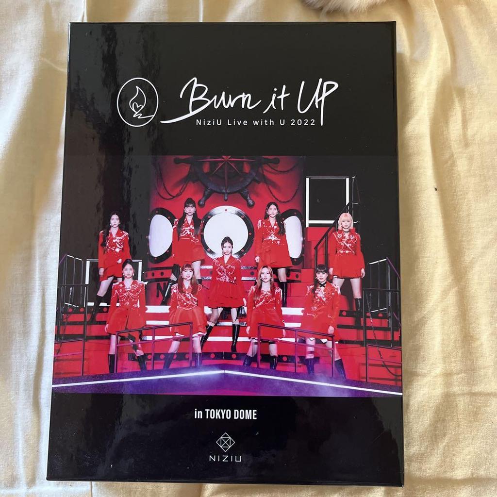 [USED] NiziU Burn It UP Live Blu-ray