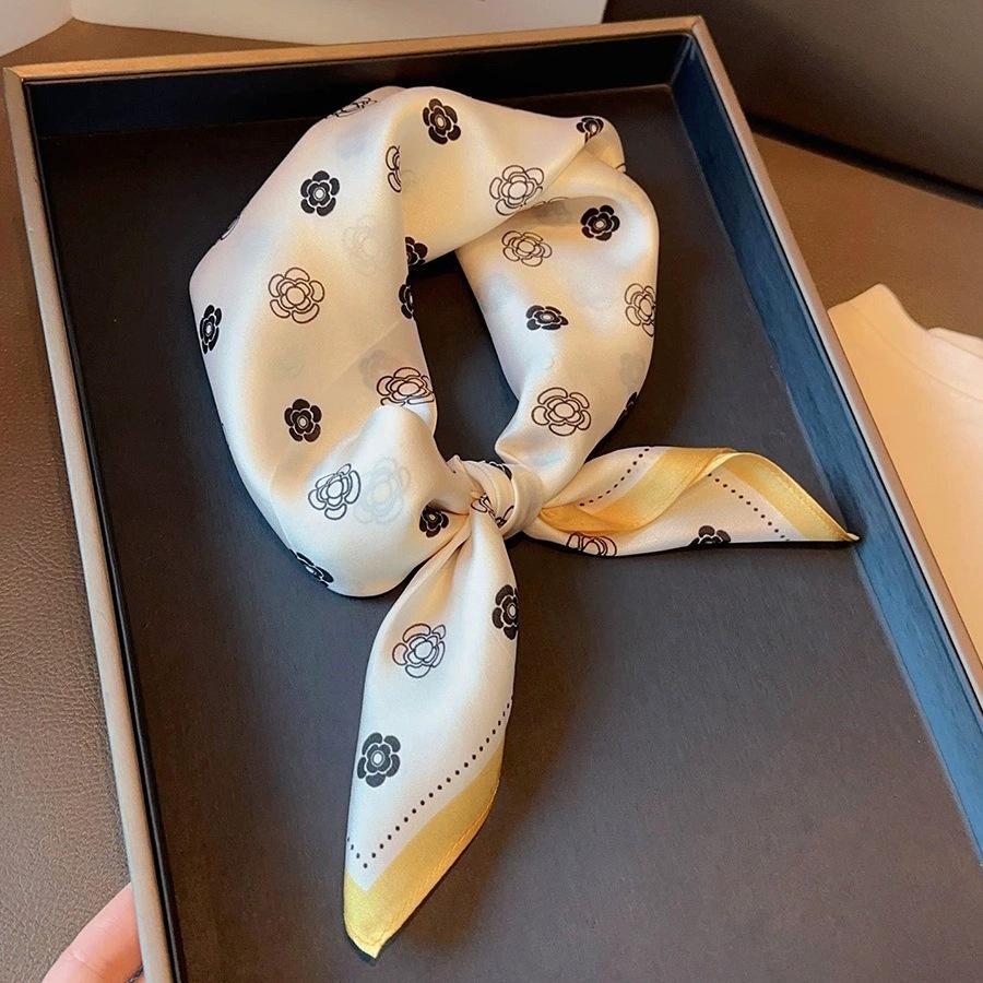 Schwarz-weiß gestreifter kleiner quadratischer Schal Seidenschal Damenkopftuch mit Hemd Professionelle Dekoration Nackenschutzschal Hals dünner Schal