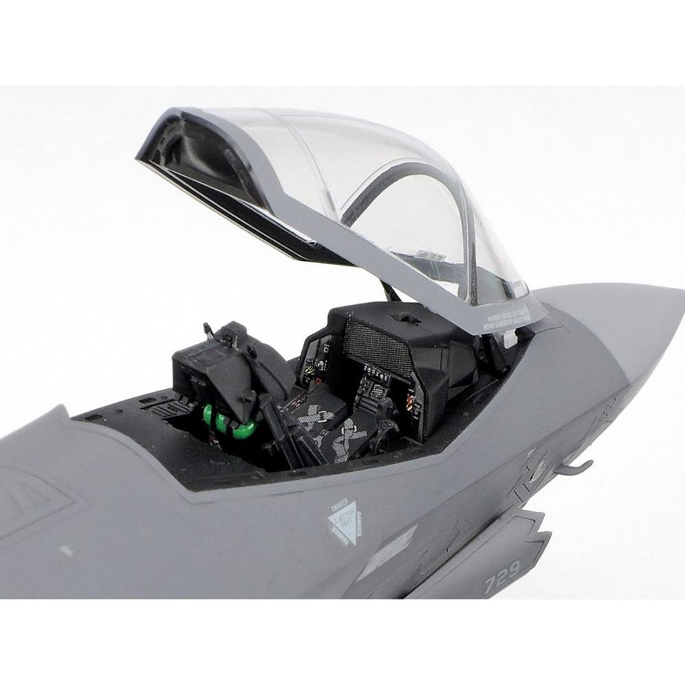 Tamiya 172 Warbird Collection Series No.92 Lockheed Martin F-35A Lightning II Plastic Model 60792
