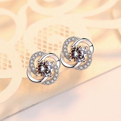 Fashionable Temperament, Elegant, Four-leaf Clover Earrings for Women, Light Luxury Niche High-end Design, Simple, Sweet and Versatile Earrings