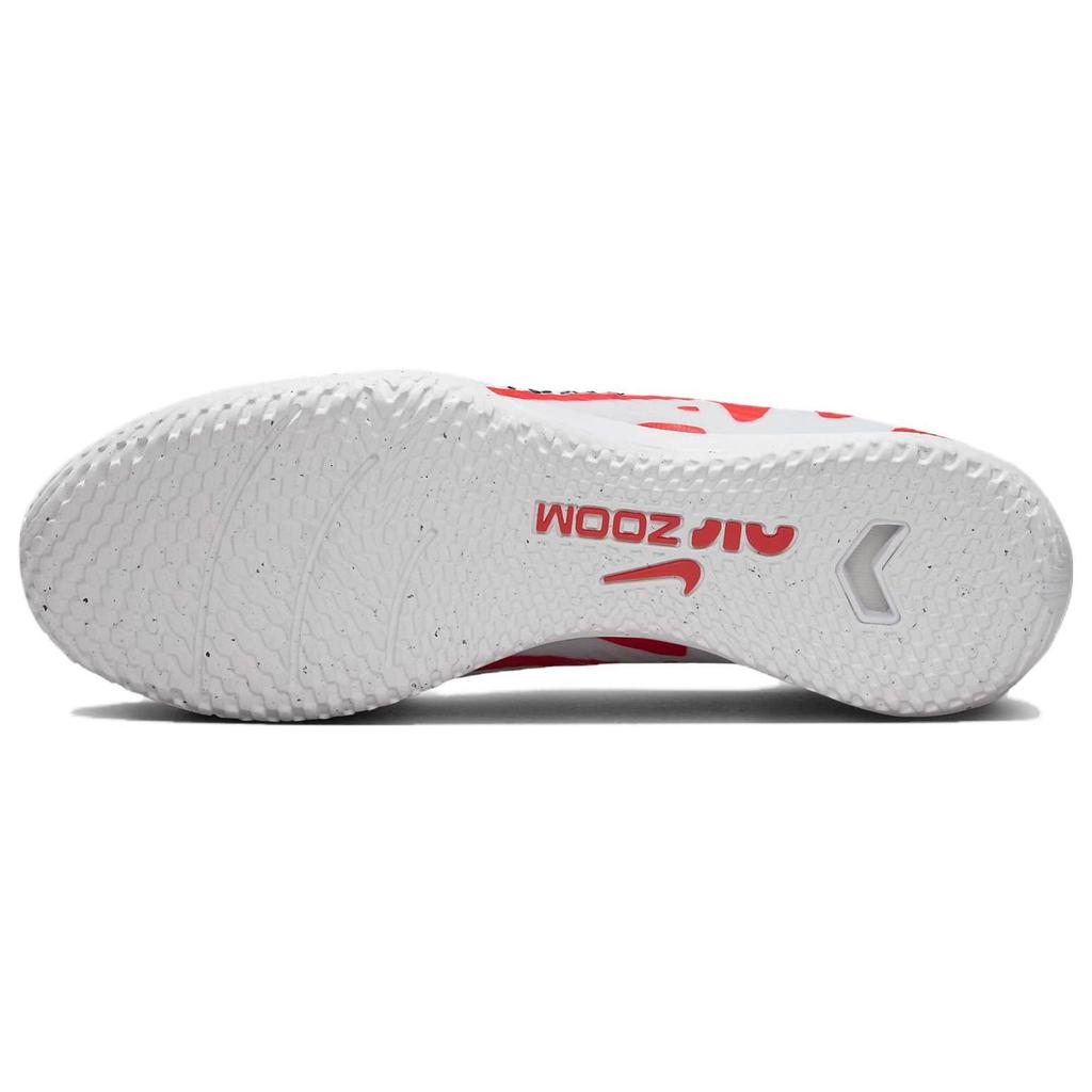 Nike Zoom Mercurial Vapor 15 Academy IC Ready Pack Unisex Sneakers Hvit Lysende Crimson Svart DJ5633-600