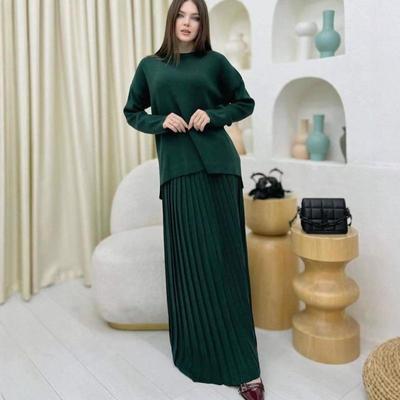 2025 Autumn Women's Round Neck Loose Knit Top & A-Line Skirt Set
