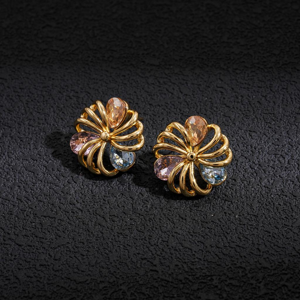 18K echtvergoldeter Zirkon Hohlblumen Anhänger Schlüsselbein Kette Halskette