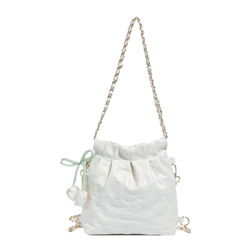 Hand carry fashionable pleated small square bag women's 2025 spring new Korean version simple shoulder bag high-end bucket women's bag