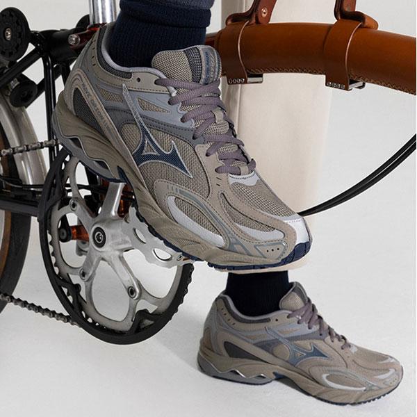 Mizuno Wave Orion Comfortable Versatile Low-Top Running Shoes Unisex Running Shoes Gray Brown D1GH232103