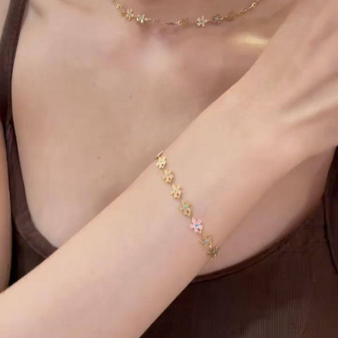 

Прекрасный голубой эмалевый цветочный браслет, цветочные браслеты, ювелирные изделия, элегантный позолоченный браслет для женщин, цепочка из нержавеющей стали ручной работы