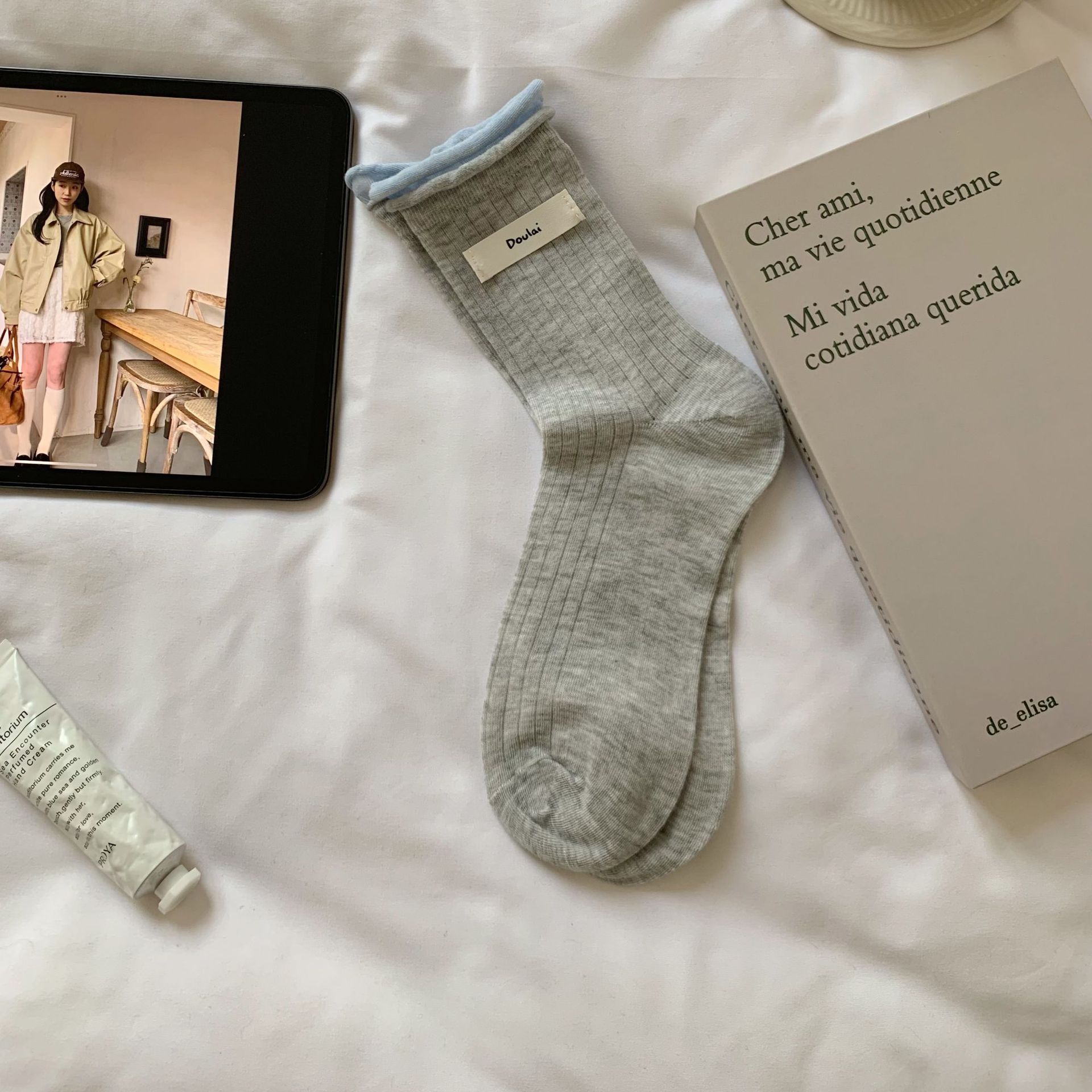 

Thin Contrasting Double Luo Mouth Letter Cloth Label Socks Are Versatile And Soft Stacked Socks Preppy Style One size світло-сірого кольору