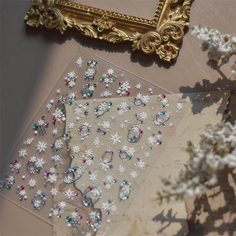 Süße Weihnachten Stil Bunt Gepunktet Schneeflocken Nagelkunst Aufkleber Nagelkunst Druck Geprägt Festlich Nagel Dekoration