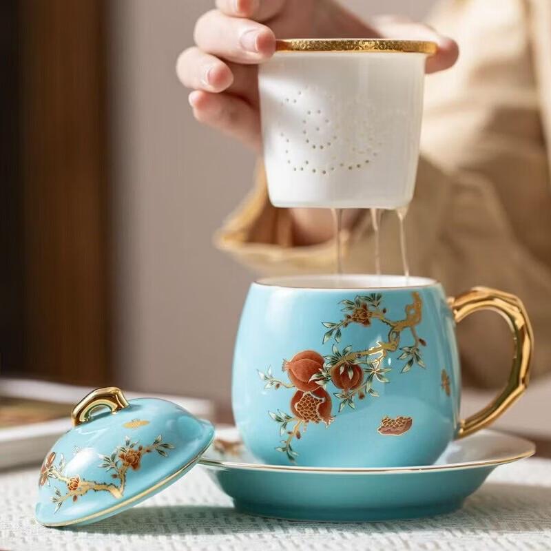 Керамическая кружка для чая с ситечком и крышкой