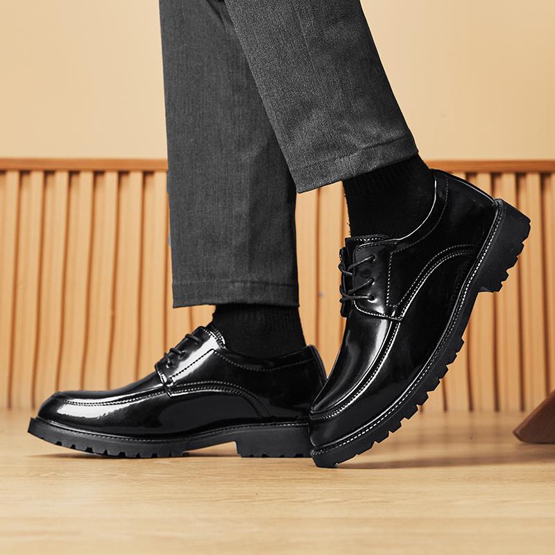 Lackleder formelle Herrenschuhe Klassischer Retro-vielseitiger Stil Täglich Büro Freizeit Geschäftsparty Schwarz Erwachsene Bräutigamschuhe