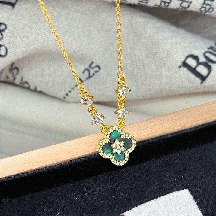 Four-leaf Clover Necklace Female Imitation Gold Versatile High-end Collarbone Chain Will Not Fade for a Long Time Jewelry