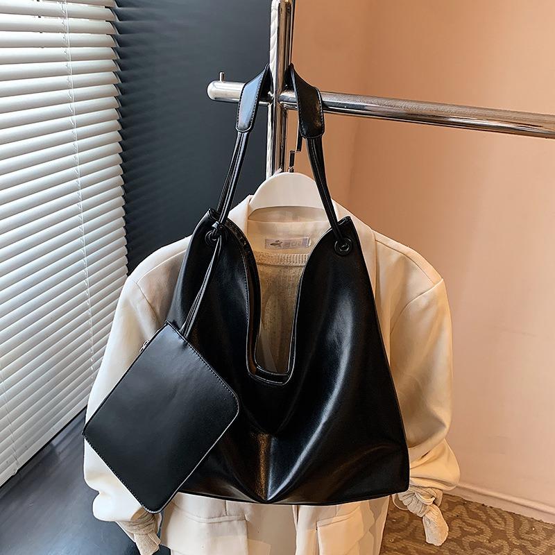 Simple and versatile bag women's large-capacity new summer casual shoulder underarm bag commuter tote bag