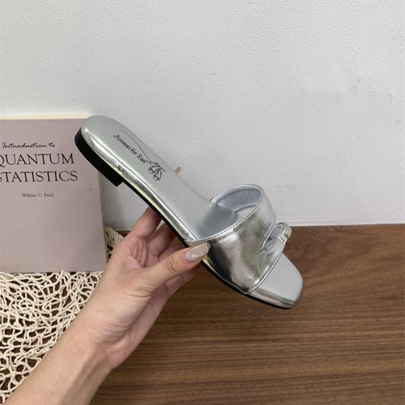 

Французский красивый набор носок маленькие крутые тапочки женская летняя одежда мода плоская подошва сезон 2025 с юбкой фея половина слова тапочки 40 серебряный