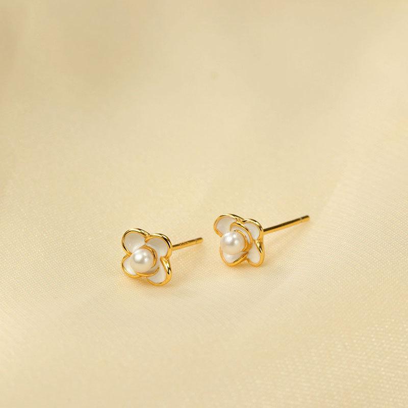 Light Luxury Pearl Flower Earrings French Retro Temperament Elegant Earrings High-end