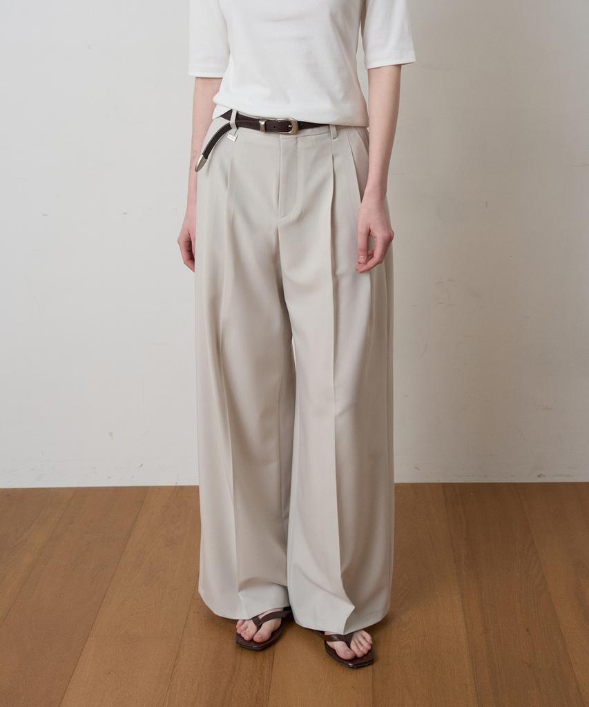 FROMWHERE Pintuck Trousers L/Beige