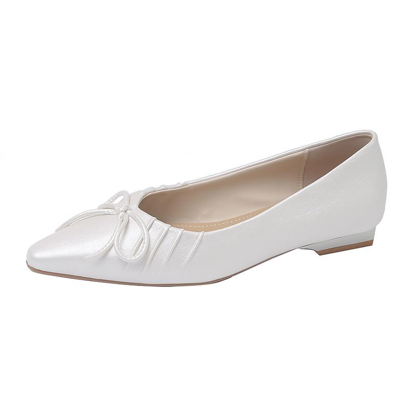French retro bow pointed low heels women's 2025 spring and summer new beautiful skirt silver light mouth single shoes