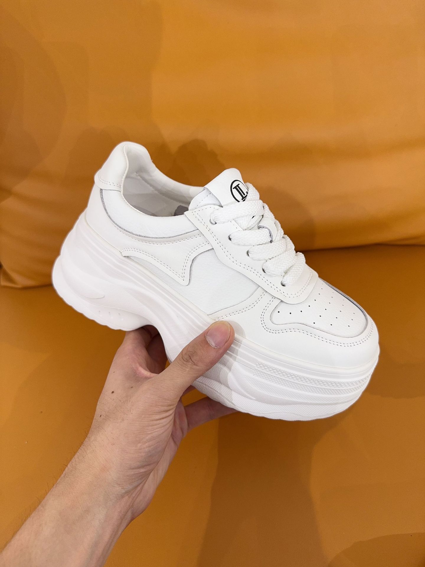 

2025 autumn and summer muffin thick-soled leather dad shoes women s casual height-increasing sports shoes breathable versatile white shoes fashion 34 білий