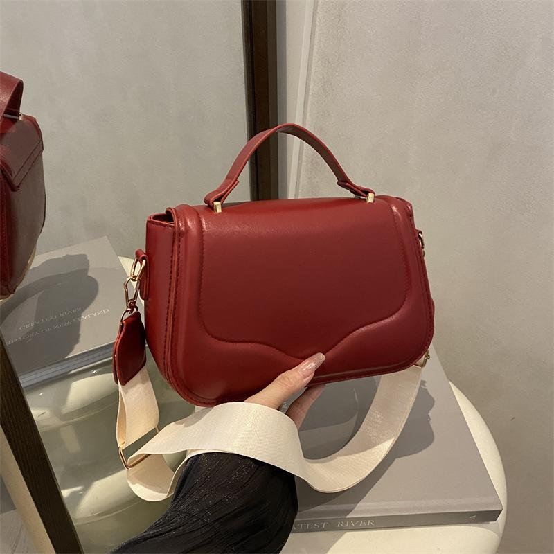 Fashi Versatile Women Pu Shoulder Bags Outing Portable Ladies Adjust Crossbody Bag Simple Solid Color Female Saddle Handbag