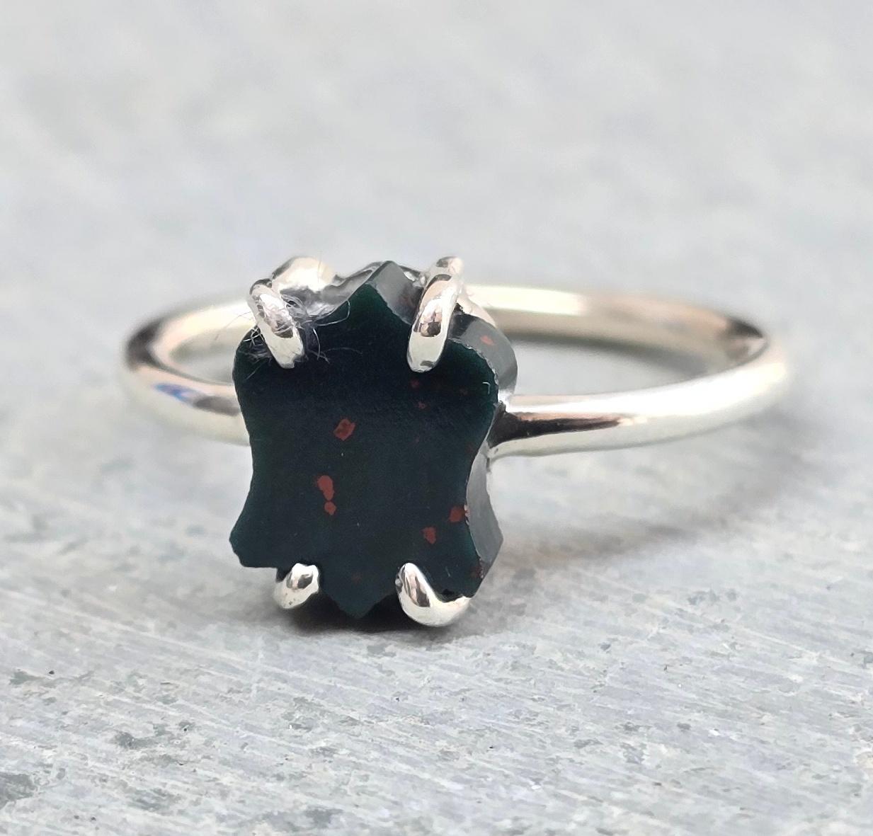 

Кольцо с драгоценным камнем Bloodstone, серебро 925 пробы, кольцо в форме щита, подарок для нее, женское эффектное кольцо 12