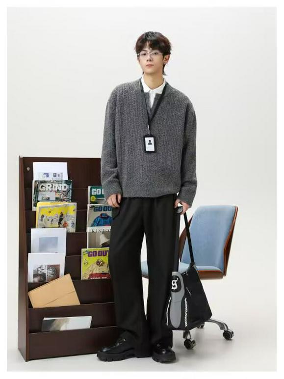 Men’s Retro V-Neck Cable Knit Sweater - Loose Fit, Solid Color, Autumn/Winter Pullover