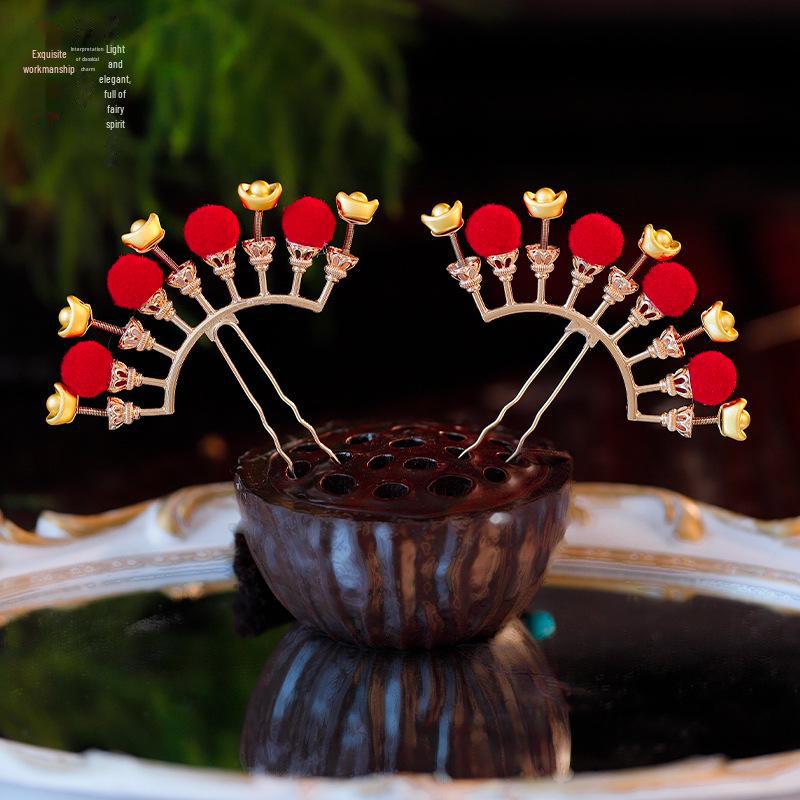 Antik-inspirierte Haarnadel des Reichtumsgottes mit Fellbommel - Elegantes Damen-Kopfschmuck für Herbst, Winter & Neujahr