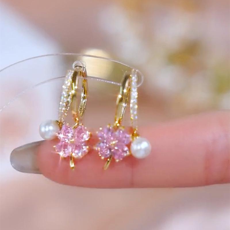 Pink Zircon Four-Leaf Pearl Ear Cuffs with S925 Silver Hypoallergenic Studs – Elegant and Sweet Zircon Inlaid Earrings