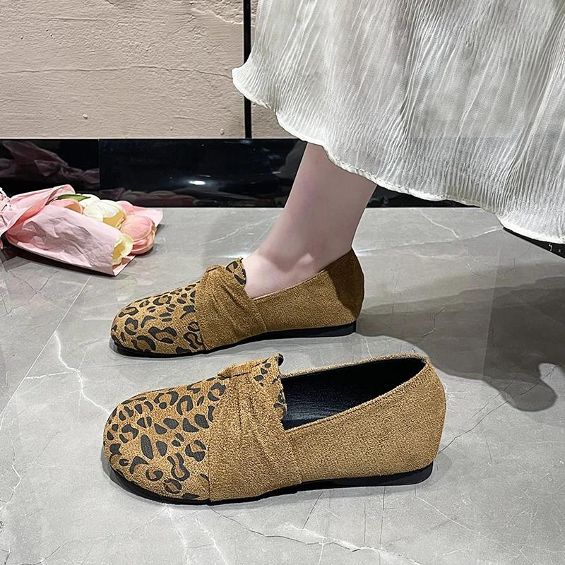 Fashion 2025 Fashion Mid Flats Walking Shoes Light Leopard Women Chunky Loafers Shoes New Hot Suede Brand Pumps Casual Round Toe Dress
