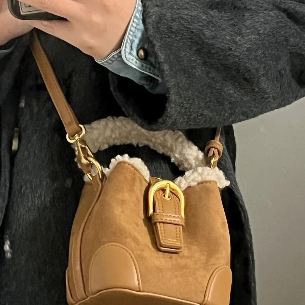 Genți Tip Găleată de Damă cu Un Umăr Toamnă Iarnă Vintage Versatilă Lână de Miel Mini Geantă de Mână Coreeană Elegantă Modă Geantă Crossbody