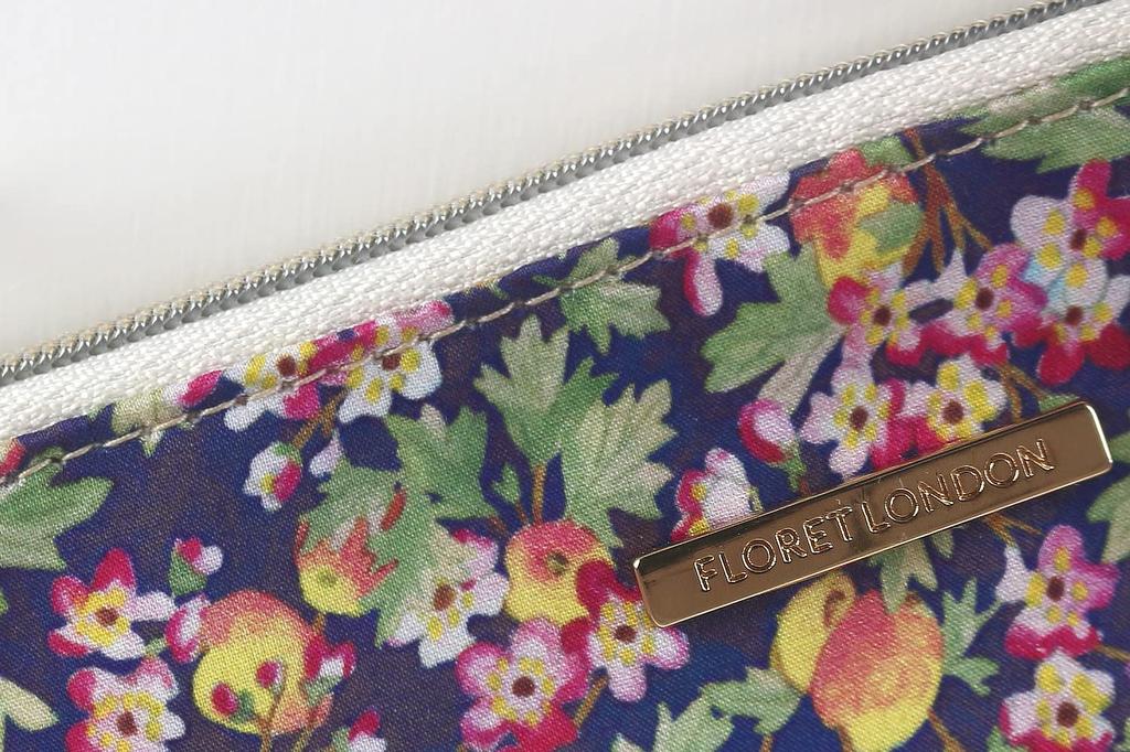 Flat Pouch 990879 Spring Orchard Navy [DDintex]